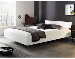 Bed IXANA 140x200 cm hoogglans wit met hoofdeinde